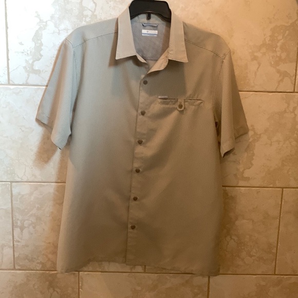 Columbia Button-Down Short Sleeve Shirt Size Large - Picture 1 of 6